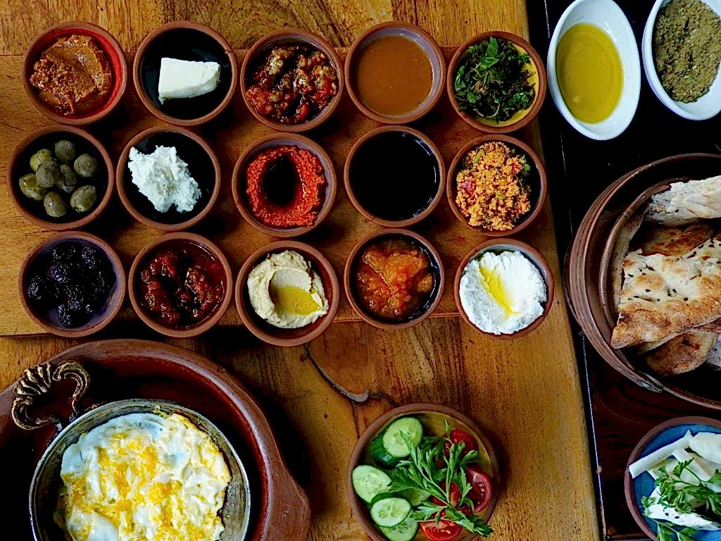 Doğacıyız Gourmet Breakfast Restaurant Antakya Gourmet sahanda yumurta ev yapimi receller ve daha fazlasi