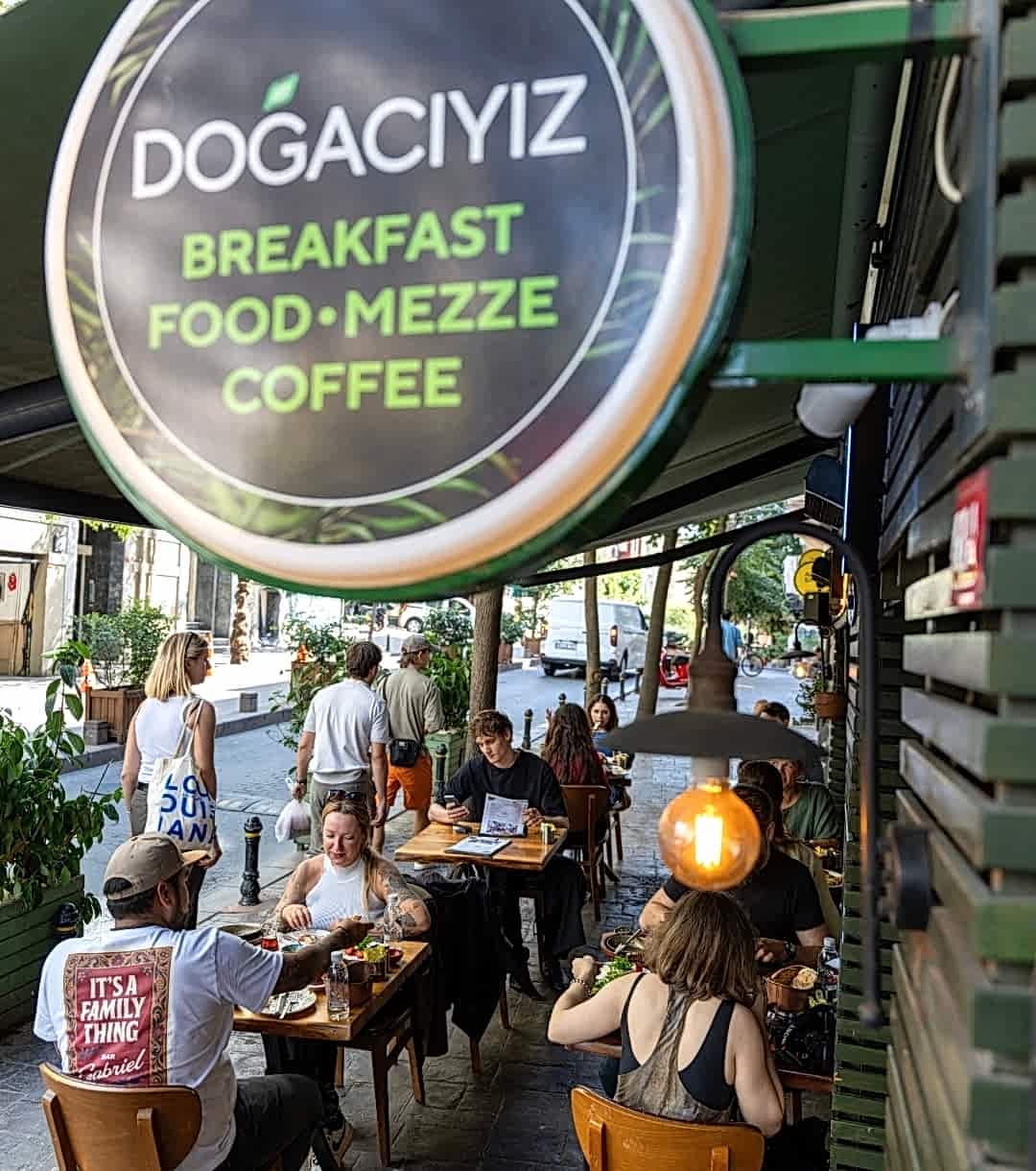 dogaciyiz-breakfast-food-meezze-coffee-mekan-distan-gorunum